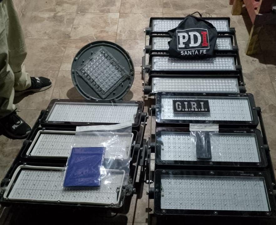 Allanamientos con aprehendidos, secuestro de droga y de luminarias led